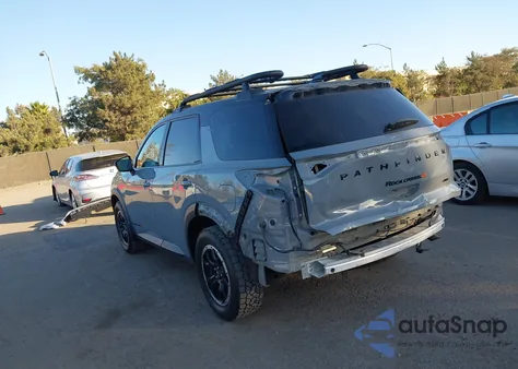 2023 Nissan Pathfinder Rock Creek 4Wd z USA, uszkodzony, nr VIN 5N1DR3BD1PC264390